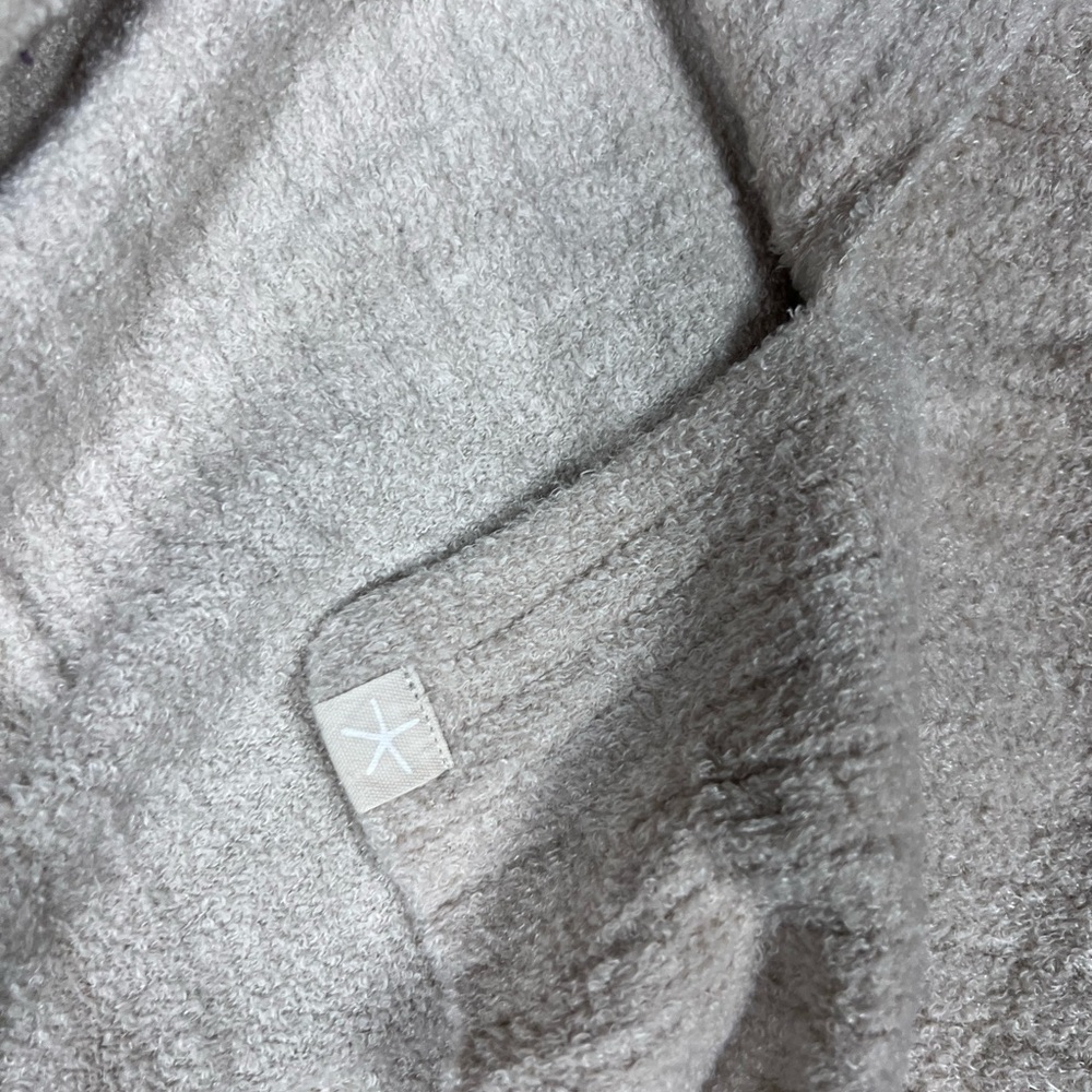 Barefoot Dreams Cozy Cream Zip-Up‎ - Picture 8 of 9